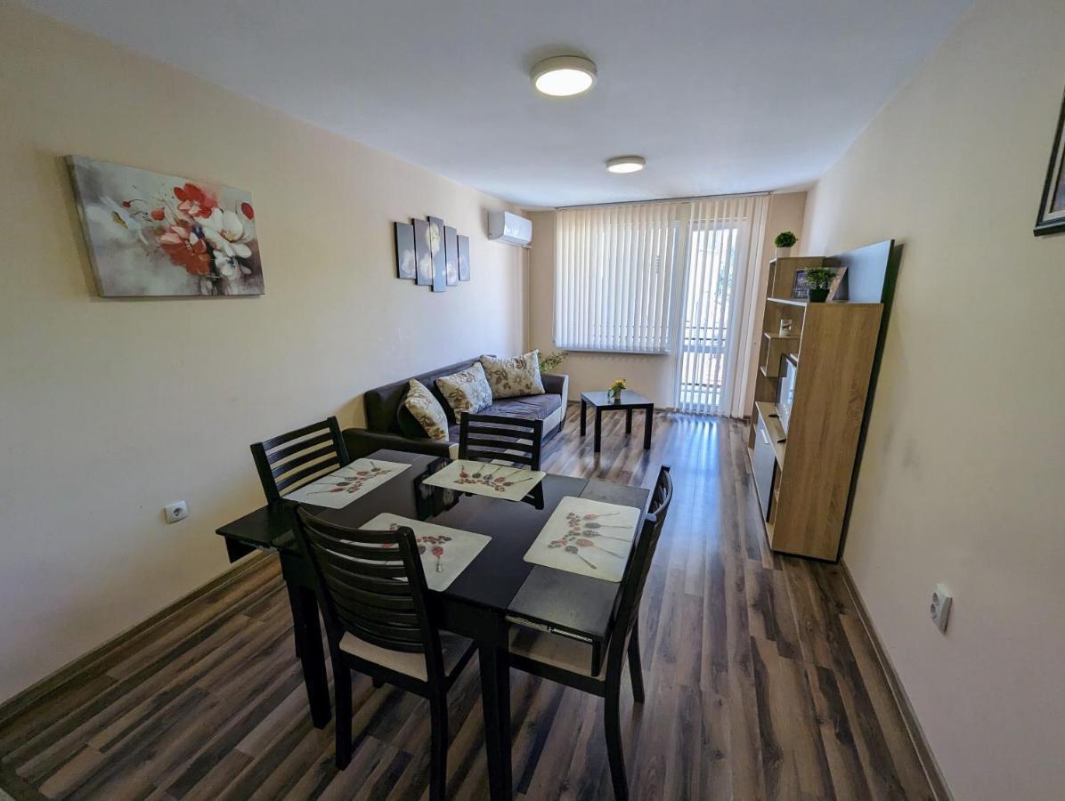 Emalena Apartment Varna Exterior foto