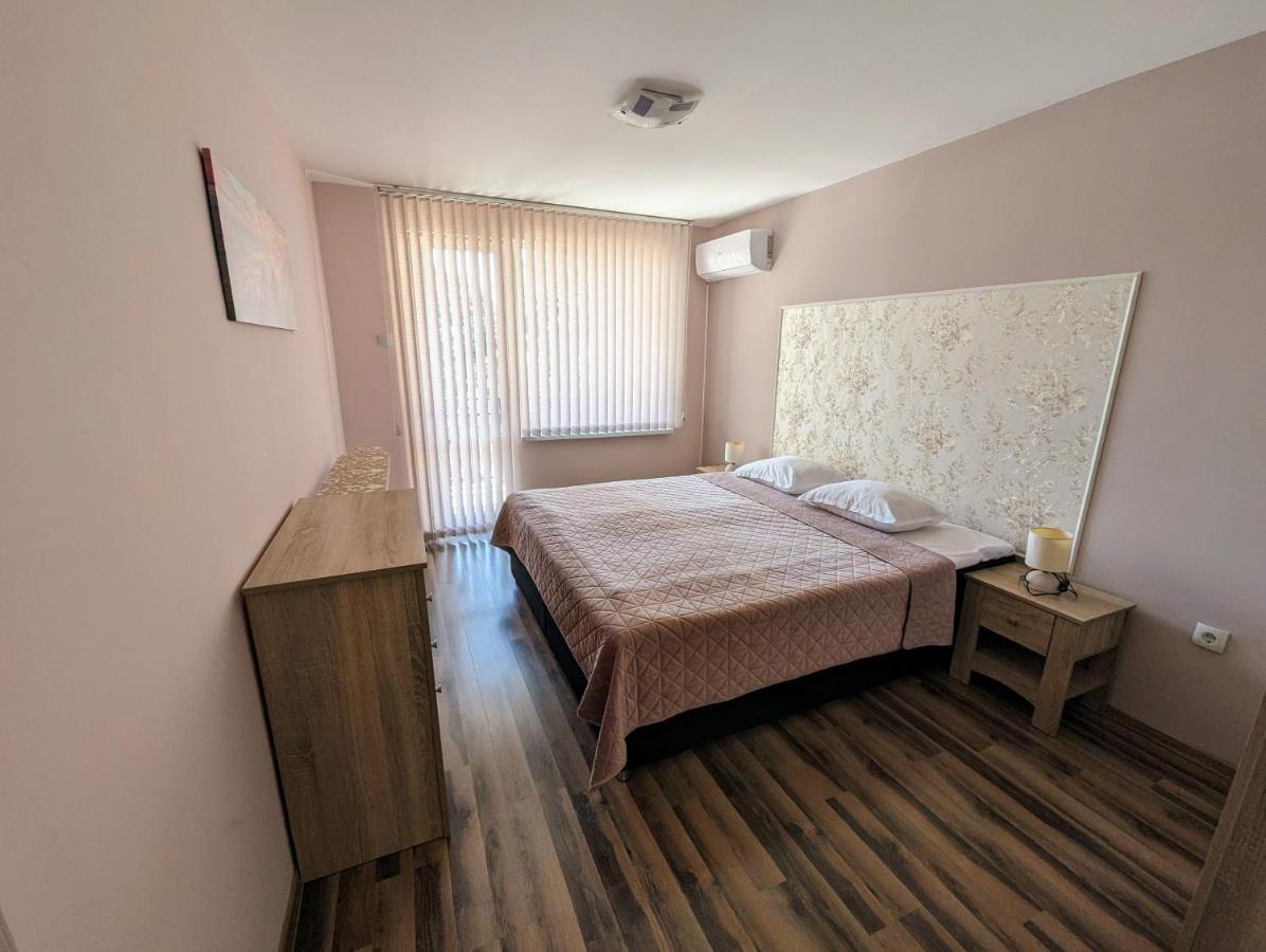 Emalena Apartment Varna Exterior foto